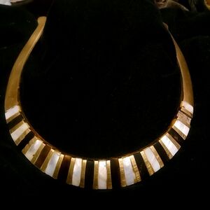 Women's vintage choker